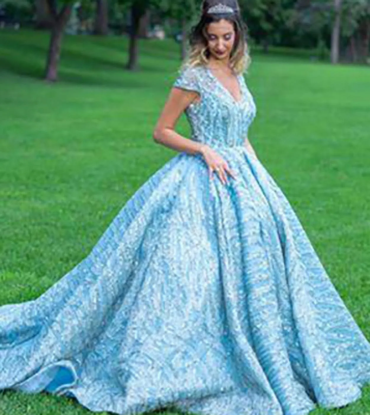 Abiti da sera collo alto blu acqua limpida Abiti da sposa con paillettes in pizzo a maniche corte Design Real Photo Hm66981 Sera