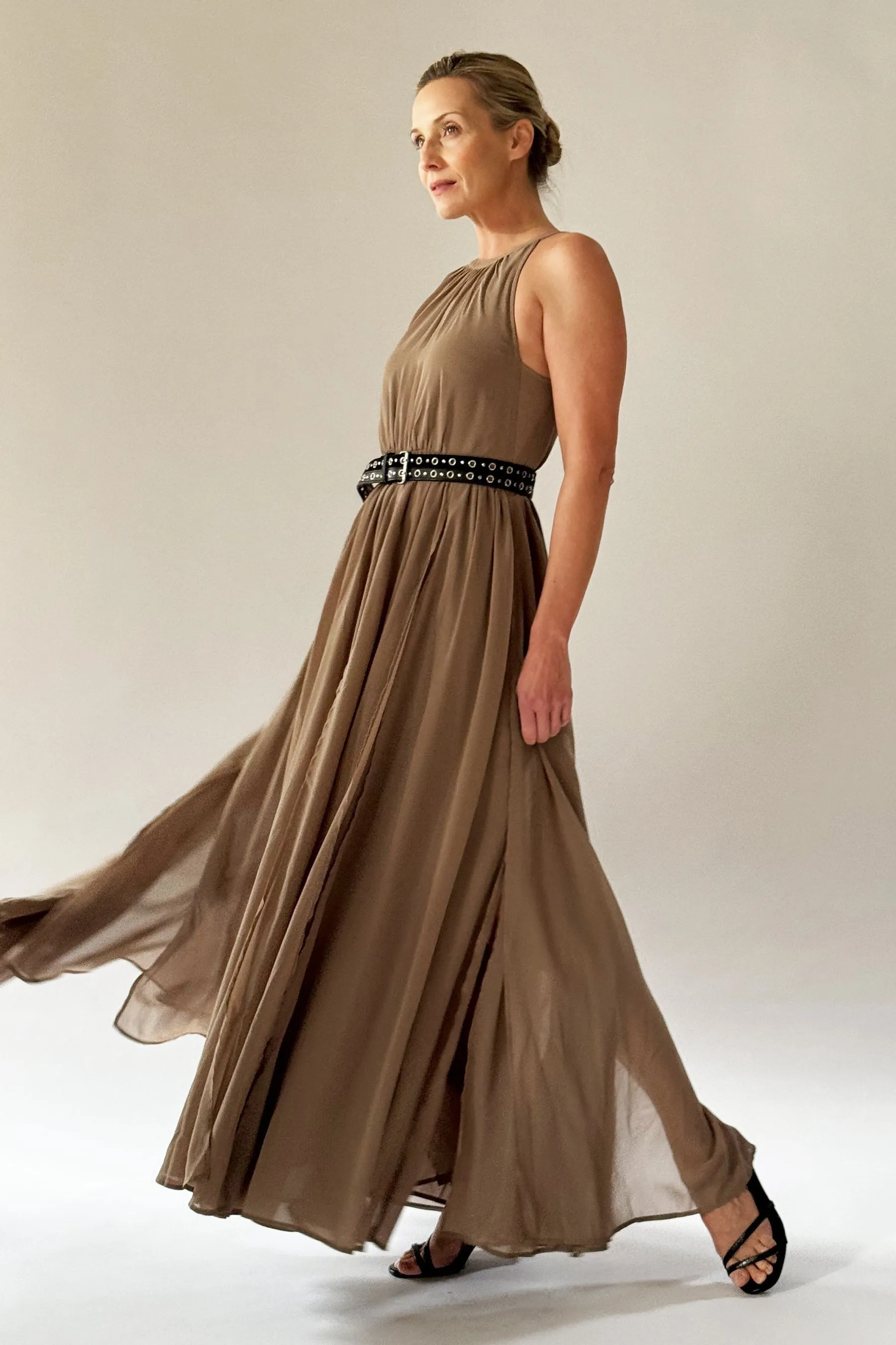 Abito maxi Religion Dusk con scollo all'americana collo Religion Dusk con scollo all'americana con gonna a ruota