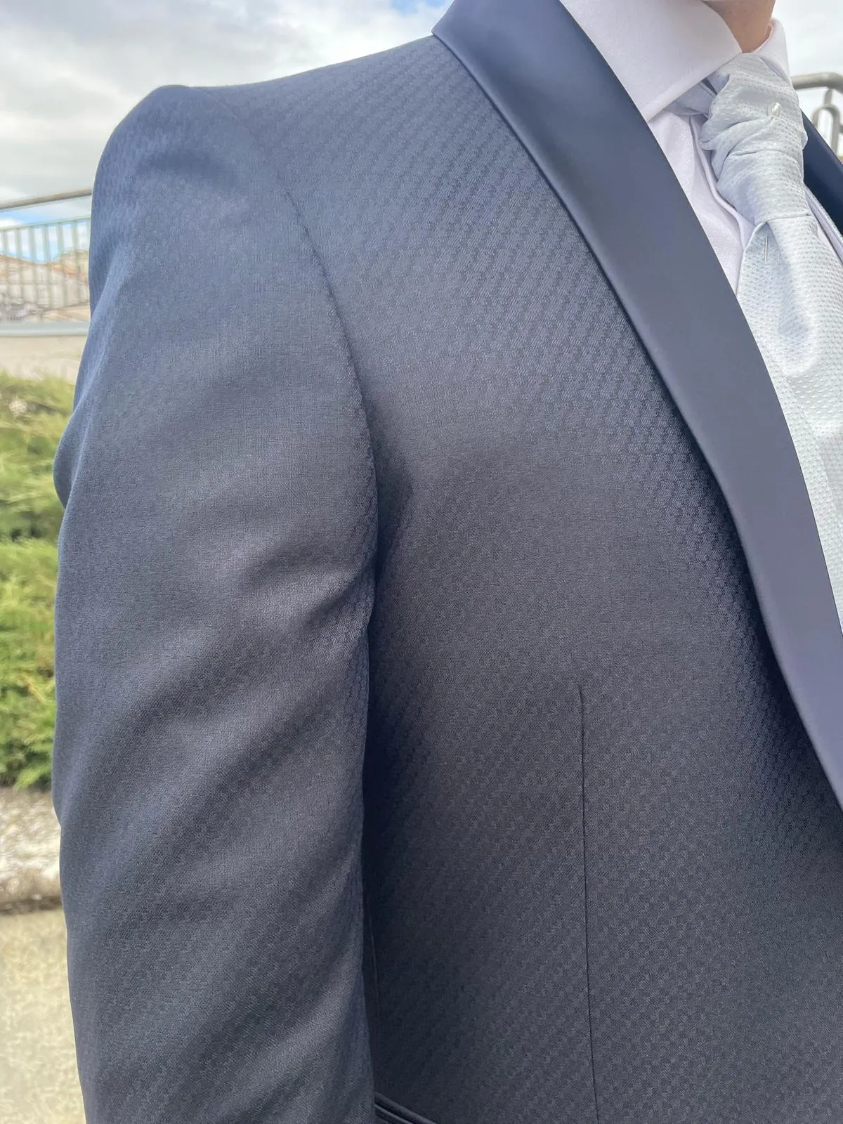 Abito smoking 2 pezzi mod Mertens S 17 Milanotessuto damascato elegante