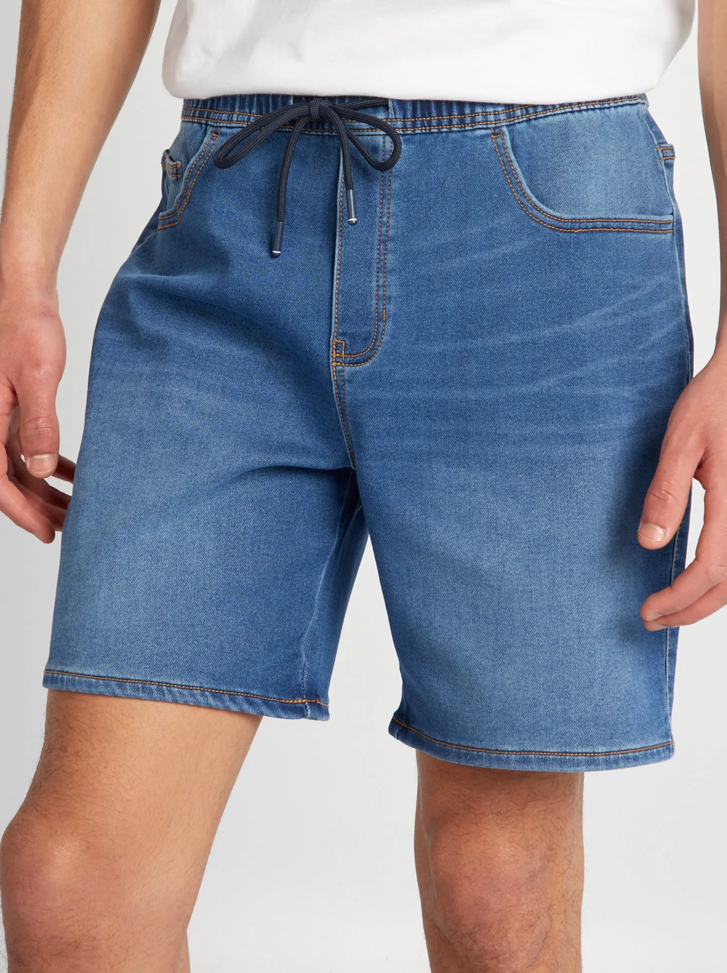 Bermuda in jeans con vita elasticizzata - BLU