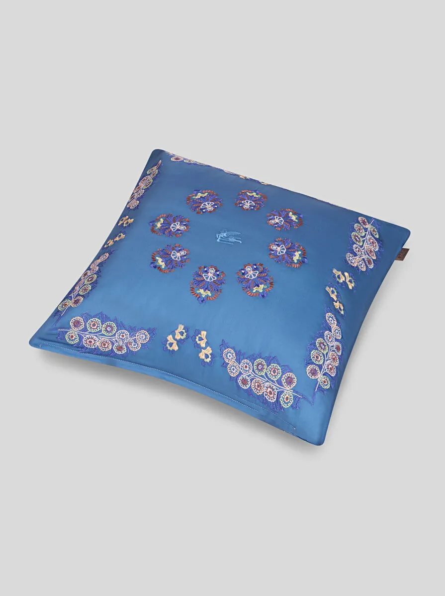 CUSCINO CON FIORI E PEGASO RICAMATO